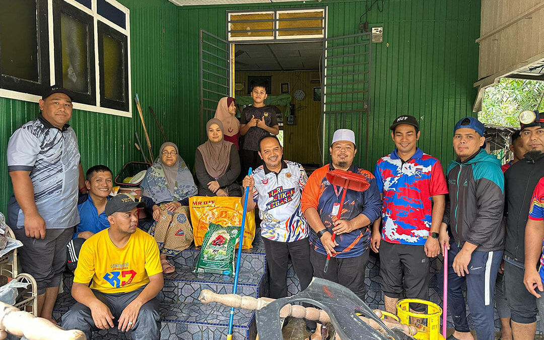 KESEDAR Wilayah Jeli Tanah Merah Bantu Mangsa Banjir Di Pasir Mas