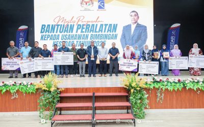 63 Orang Usahawan Diperkasa Melalui Bantuan Peralatan Perniagaan Bernilai RM544,187.77